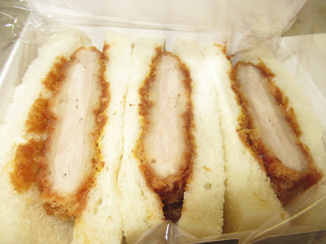 Review for the 7th time. Utilized classic items like “Hirekatsanda” for takeout. Tonkatsu Shinjuku Sabeten is a nationwide chain of tonkatsu restaurants, with branches from Hokkaido in the north to Kyushu and Okinawa in the south. The franchise also includes the noodle soup restaurant “Choukan”.