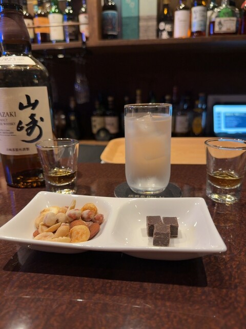 투자 여부와 상관없이, 이곳은 정말 훌륭합니다 ∴ 투자자 Bar M(エム)