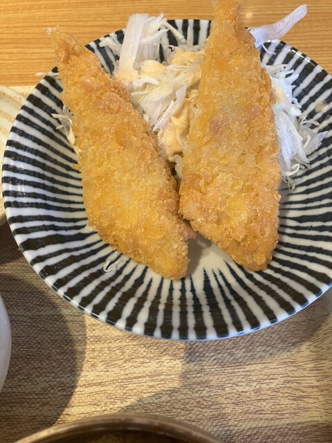 백밥도 맛있고 가성비 높은 정식 메뉴가 있는 술집입니다.