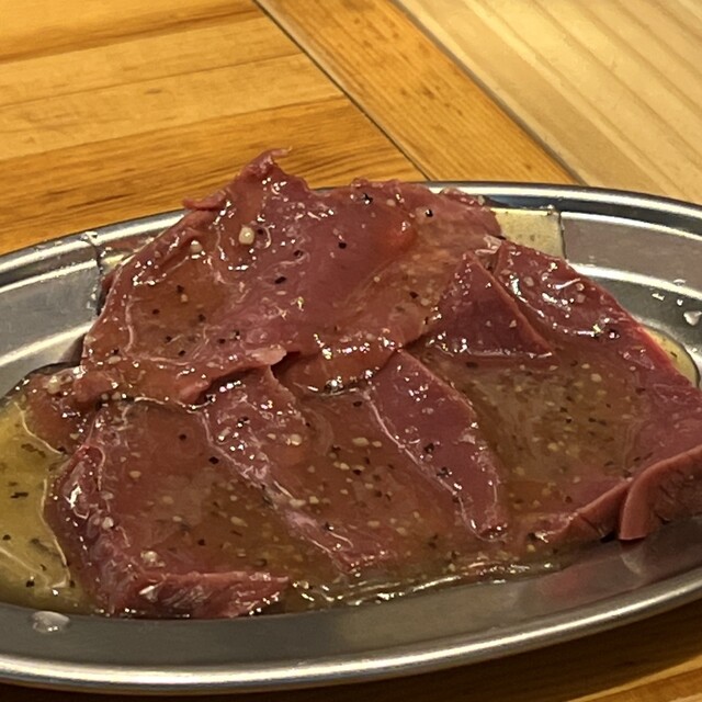 이 레스토랑은 꼭 먹어봐야 해요! 시마초우도 괜찮았어요! 담배를 허용한다는 점은 아쉽네요.