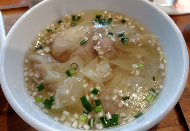 갈라진 듯한 차하엔