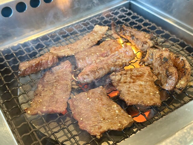 올큐 야키점에서 맛보는 "로스 칼비 정식" 점심