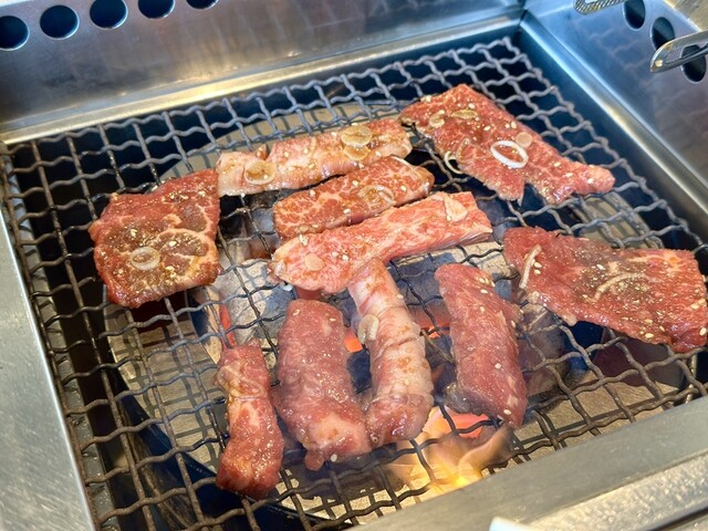 올큐 야키점에서 맛보는 "로스 칼비 정식" 점심