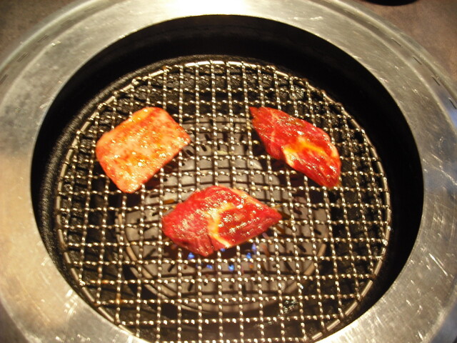 東京焼肉会津の和牛心臓セット、アメリカンファングループセット、石焼きビビンバ