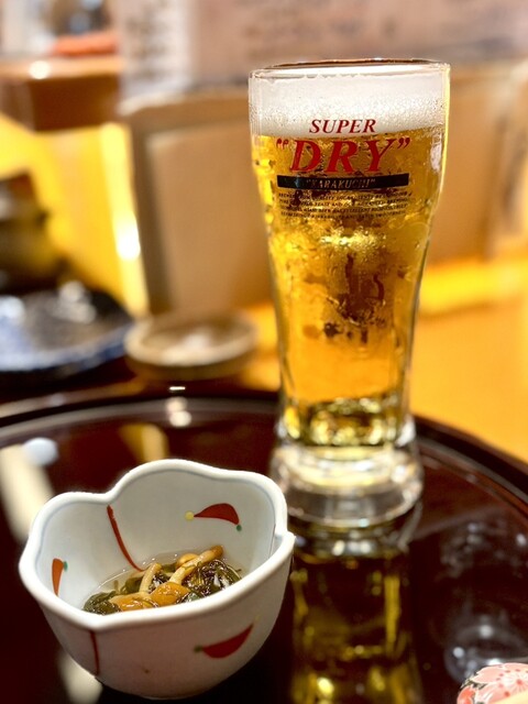 조용한 분위기 속에서 맥주와 일본술을 즐기세요!