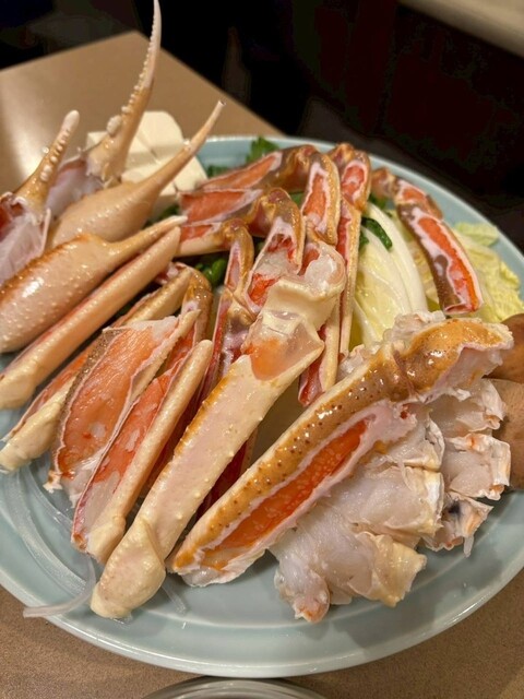 거북이와 뱀을 사용한 고급스러운 코스를 조용하고 편안한 공간에서 합리적인 가격에 즐길 수 있습니다.