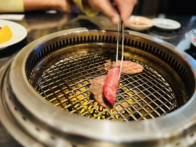 焼肉レストラン「カーネ」:飛騨牛と絶品冷麺をコイズミで楽しむ