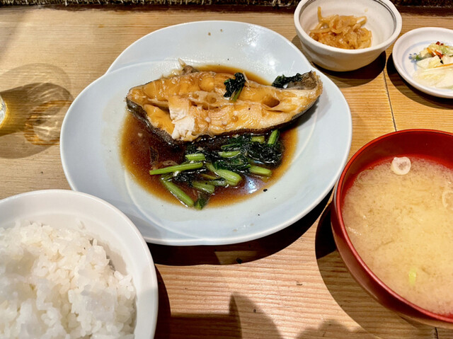 제가 생각하기에 일본에서 가장 맛있는 기름닭입니다.