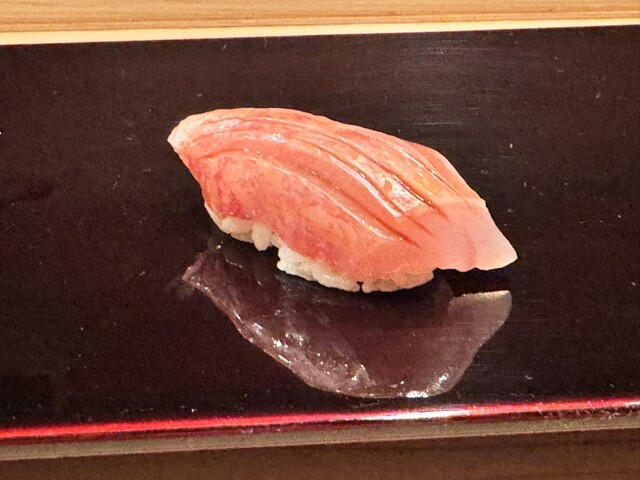 While enjoying the beautiful courtyard, I enjoyed the delicious sushi prepared by the skilled chef Sano. It was a moment of pure happiness! Both my body and mind were refreshed♪