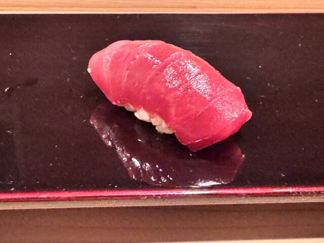 While enjoying the beautiful courtyard, I enjoyed the delicious sushi prepared by the skilled chef Sano. It was a moment of pure happiness! Both my body and mind were refreshed♪