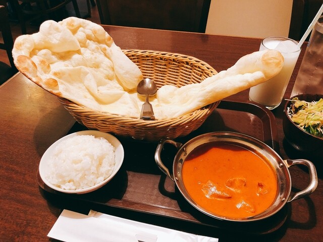 환일칸 근처에 있는 카레집에서 튀긴 치킨 카레