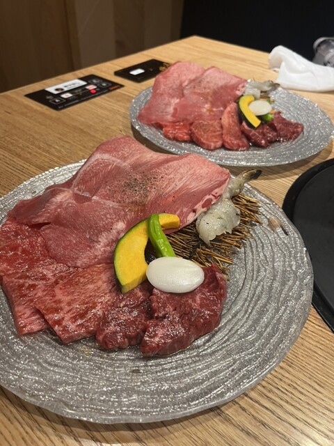 호화로운 세심한 런치