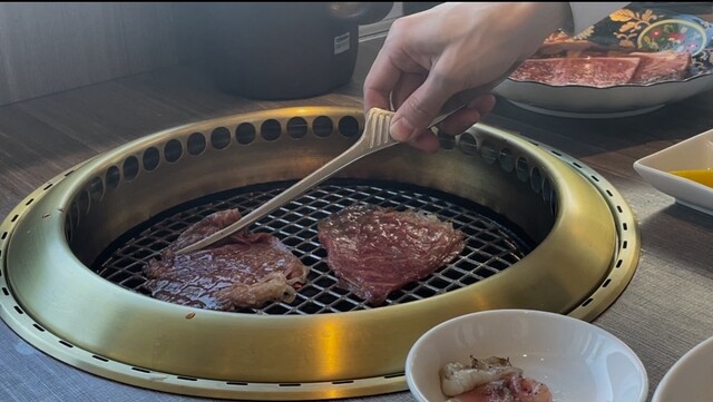부드럽고 매끄러운 미르피유 로스에 뜨거운 국물을 충분히 넣었습니다.