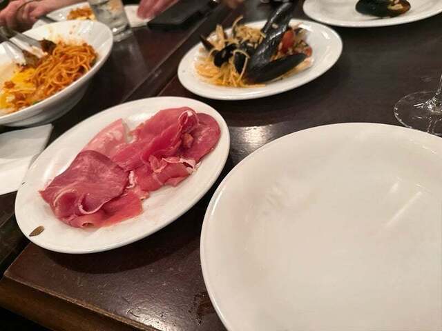 【도쿄】파리아치오 마루노우치 노모로ード점 – 흑모 소고기 히레, 운단 크림 파스타 | 하이볼은 치세입니다.