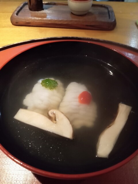 고급스러운 일본 요리