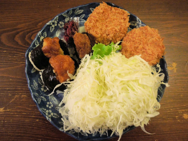 정말이지, 신주쿠 사보텐의 돈카츠는 맛있어요! 차가워도 바삭바삭한 식감이 그대로 남아서 정말 맛있습니다!