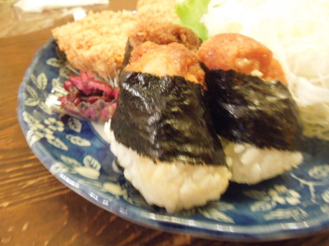 정말이지, 신주쿠 사보텐의 돈카츠는 맛있어요! 차가워도 바삭바삭한 식감이 그대로 남아서 정말 맛있습니다!