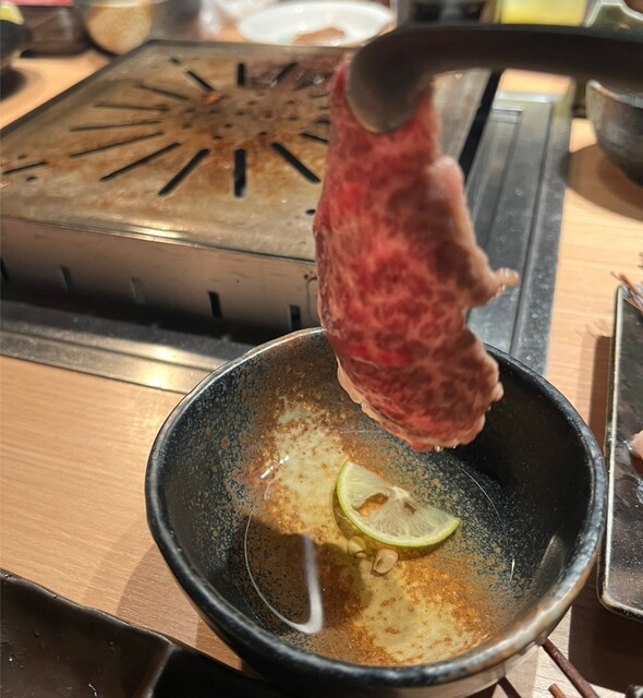 개인실에서 맛보는… 최고의 가가미샤 A5 검은털 소고기♪ 주말 라운드리 코스의 가성비가 정말 훌륭하답니다！！(*´Д｀*)
