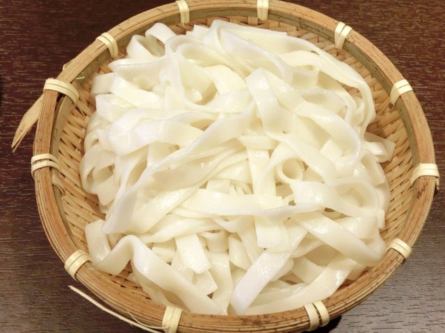 맛이 진한 간장 풍미의 깨비 드레가 정말 맛있어요! 샤브샤브 포크 런치 980엔