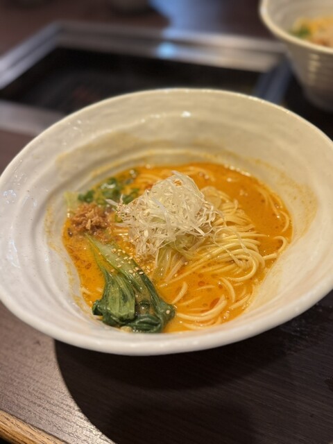 탄탄면을 좋아하는 사람들도 인정하는, 탄탄면을 맛볼 수 있는 정말 멋진 숨겨진 바범집!