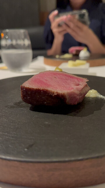 만약 합리적인 가격으로 로스트 스테이크를 맛보고 싶다면 vitis만 선택하세요.