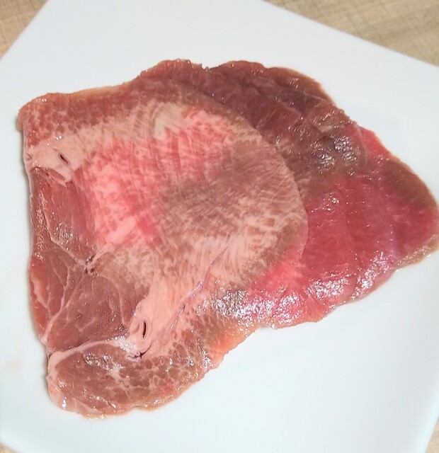 뜻밖에 좋은 곳에서 특별한 일본 소고기 구이 식사가 가능합니다.
