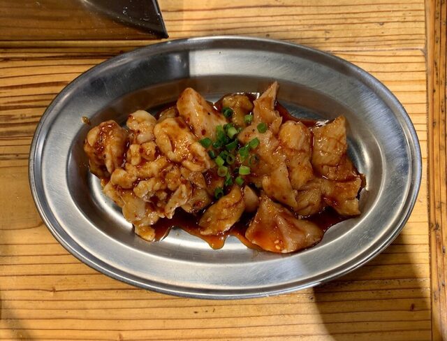 효과적이고 즐거운 방식으로 두 사람이 함께 육류를 즐기다 @上野広小路