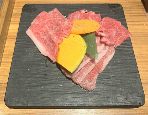 매우 높은 비용 대비 효율적인 구이 음식 전문점