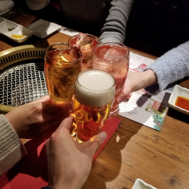편안한 개인실에서 열린 육류 파티, 여성들만의 모임(?)