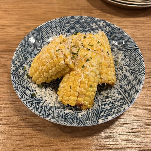 다시 가고 싶어요!! 튀김류가 메인이고, 모든 음식이 맛있으며 술도 여러 종류가 있어요.