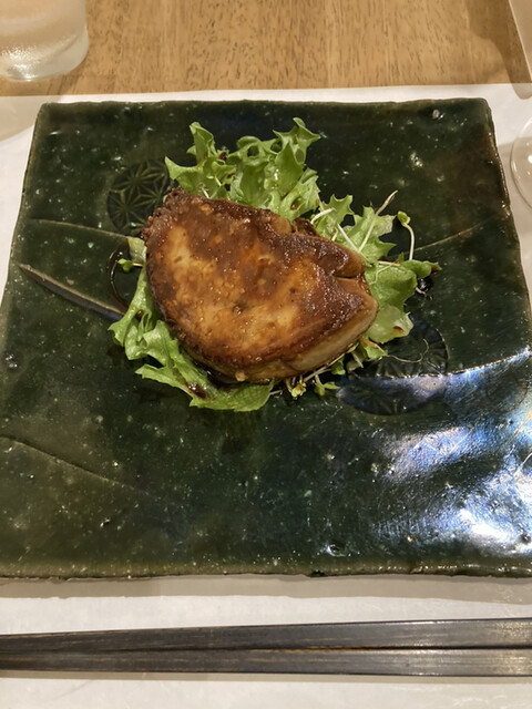 도쿄산 식재료를 아타야 소성과 같은 일본식 식기로