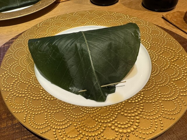 삼현실의 생생한 연주가 들리는 우아한 개인실 회석