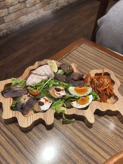 작은 접시로 둘러보는 동북, 맥주가 퍼지는 밤에!