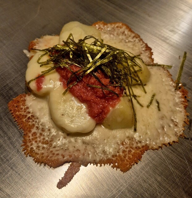 Enjoy a blissful time of savoring delicious pastries at the renowned restaurant "Pach-pach" in Shinbashi.
