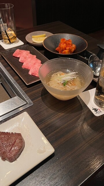洗練された「本格的な」焼肉。