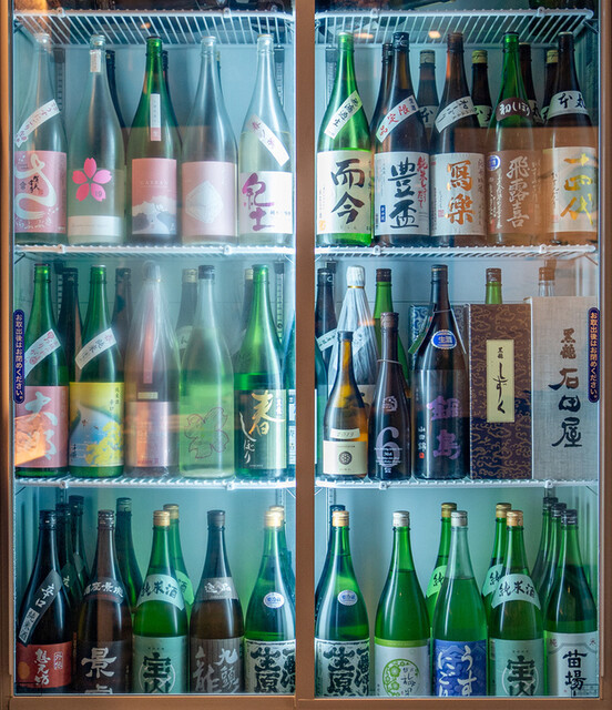 The selection of sake and the cuisine are both quite high-quality!