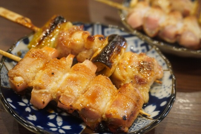 ／鳥どり酒場2号店★味、量、コスパ！全てが最高❗絶品の「月見つくね」「新鮮な鶏刺し3種」❗注文必須ですよ❤@お肉女／