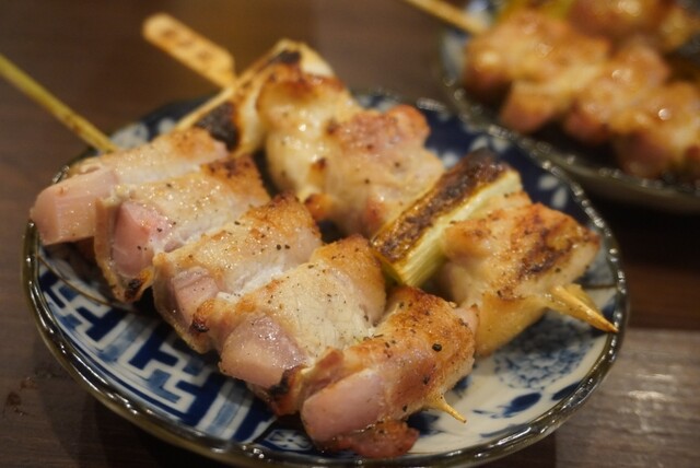 ／鳥どり酒場2号店★味、量、コスパ！全てが最高❗絶品の「月見つくね」「新鮮な鶏刺し3種」❗注文必須ですよ❤@お肉女／