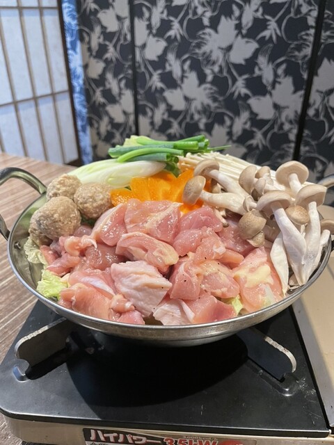 新鮮な魚の爆発！選ぶことができるメイン料理付きの飲み放題コース