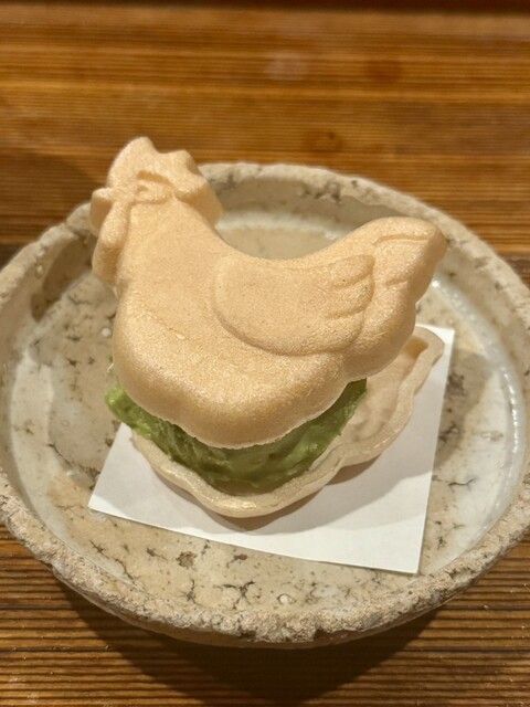정선 소고기 한 조각 세 마리 치킨 본점을 드립니다.