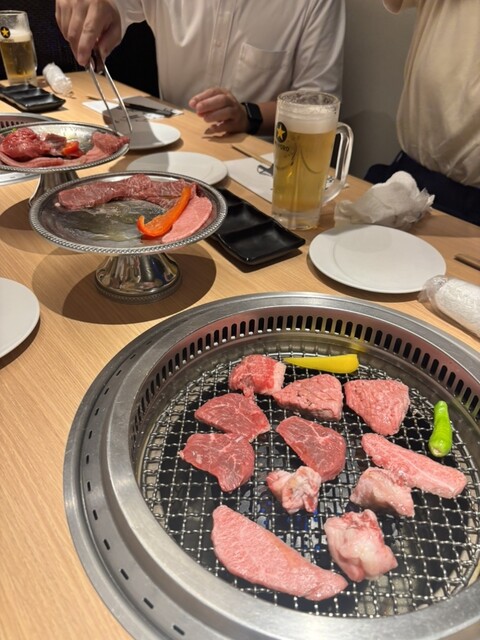 【和牛放題の殿堂 秋葉原 肉屋横丁 焼肉】 코스:和牛가 가득한 코스 + 음료 무제한 (100분) \8,300