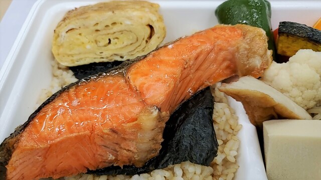 창작가정요리, 미야가 이전했습니다. 반합도 판매합니다. "해초새우반합"의 은새우가 맛있고, 채소가 풍부해서 좋습니다.