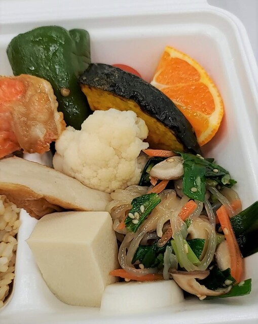 창작가정요리, 미야가 이전했습니다. 반합도 판매합니다. "해초새우반합"의 은새우가 맛있고, 채소가 풍부해서 좋습니다.