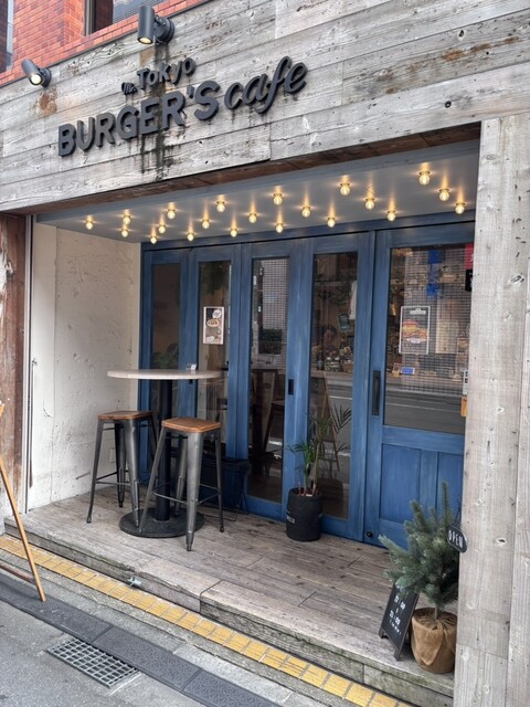 신주쿠 삼둡미에서 도보 3분? Mr.TOKYO BURGER 카페