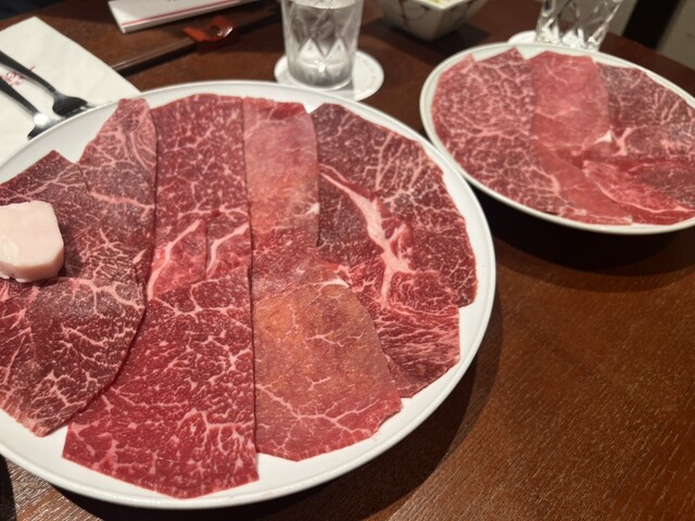 必見の名店：この145年歴の浅草の店で、洗練された環境の中で絶品のすき焼きを楽しもう！