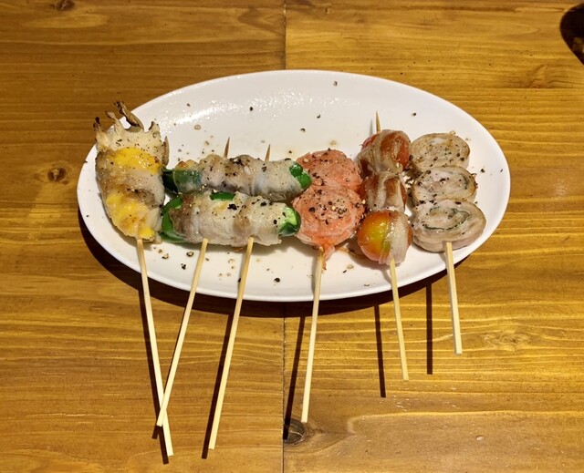 탄소를 사용해 만든, 맛있는 스트립 스테이크를 먹으면서 대화와 술을 즐기다 @오오타키
