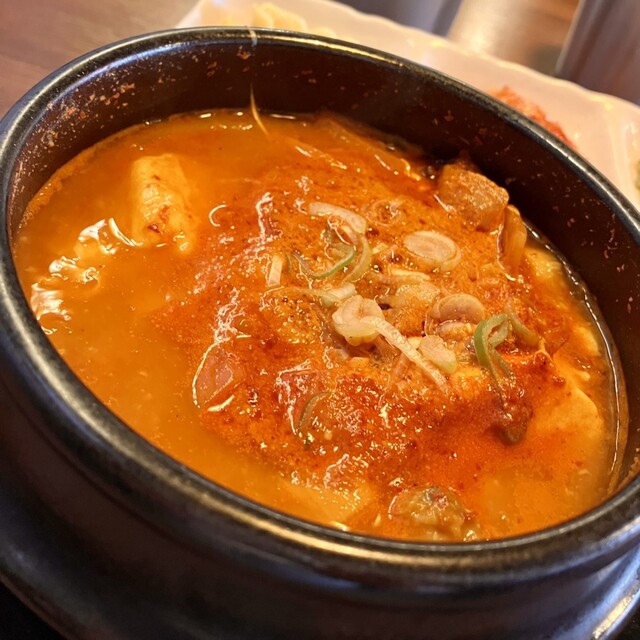 뜨거운 맛이 전해지는, 매혹적인 매운 맛의 스ンド우브치게