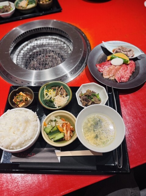 점심 연회육류, 정말 끌리네요.