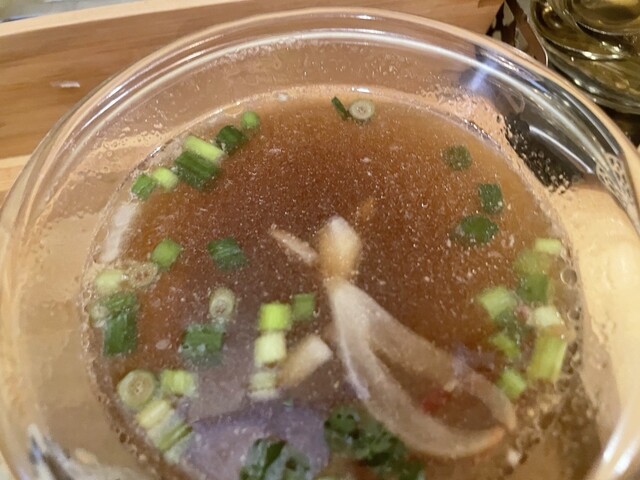이 지역에서 진짜 베트남 요리를 맛볐어요. 밥 요리도 추천합니다.