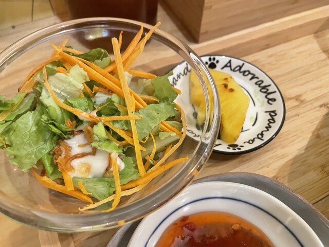 이 지역에서 진짜 베트남 요리를 맛볐어요. 밥 요리도 추천합니다.